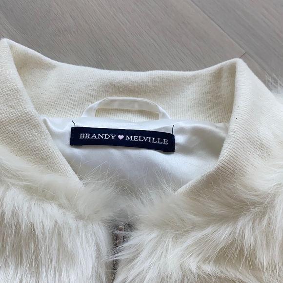 Brandy Melville: Faux Fur Jacket - Picture 4 of 6